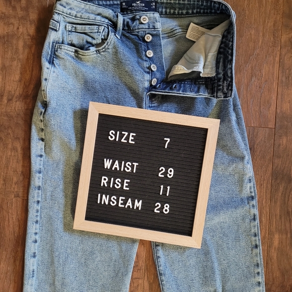 Hollister 29x28 button fly jean - Picture 3 of 4